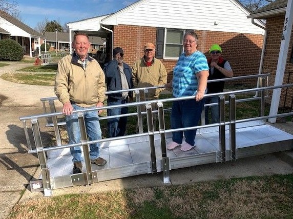 Bill Shrieves with volunteers